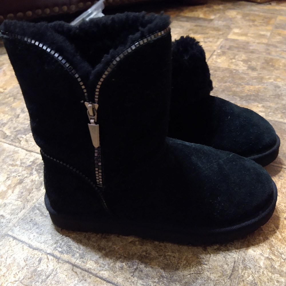 Women's size 7 Uggs